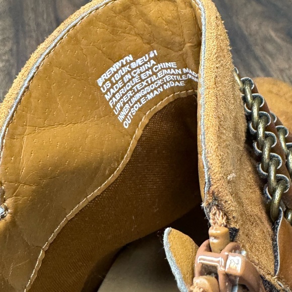 JustFab Brenwyn ankle boot with chain and heel size 10- cognac - Picture 5 of 5